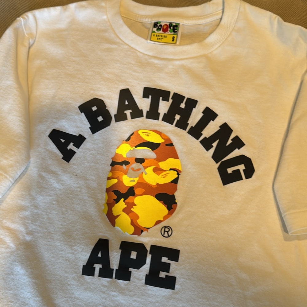 A Bathing Ape white t-shirt - Picture 2 of 5